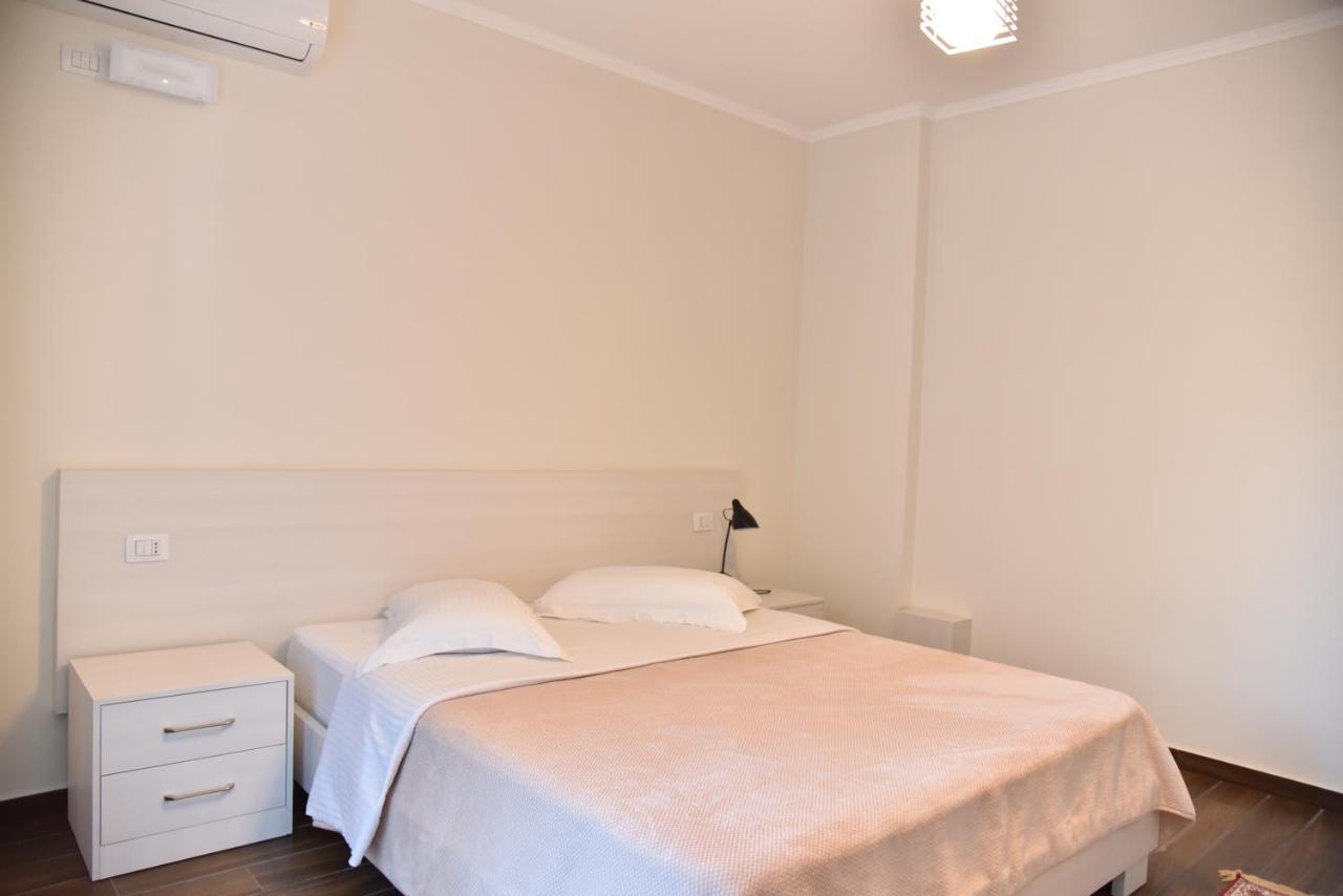Hotel Imperiale Dıraç Dış mekan fotoğraf